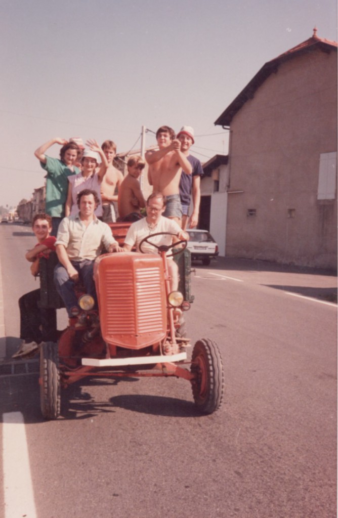 Photo d'archives : Equipe de vendangeurs dans les années 1980